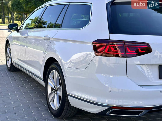 Фольксваген Пассат 2021 в Умани на Automoto.ua Белый Фольксваген Пассат, объемом двигателя 2 л и пробегом 155 тыс. км за 25000 $, фото 26 на Automoto.ua