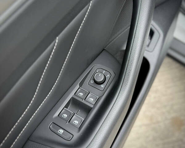 Фольксваген Пассат 2021 у Києві на Automoto.ua Білий Фольксваген Пассат, об'ємом двигуна 2 л та пробігом 107 тис. км за 32450 $, фото 19 на Automoto.ua