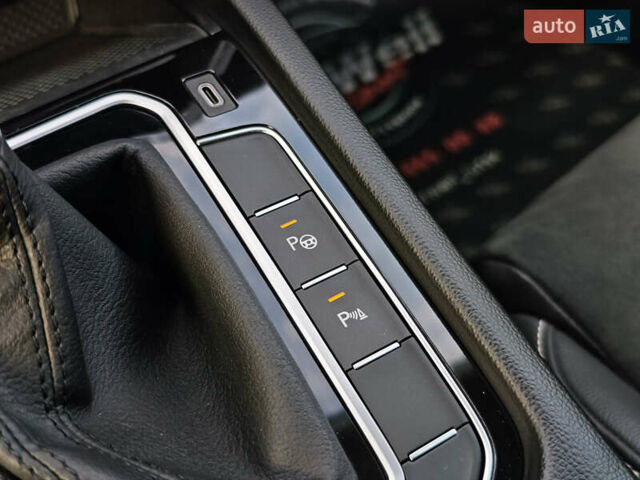 Белый Фольксваген Пассат, объемом двигателя 2 л и пробегом 202 тыс. км за 24999 $, фото 58 на Automoto.ua