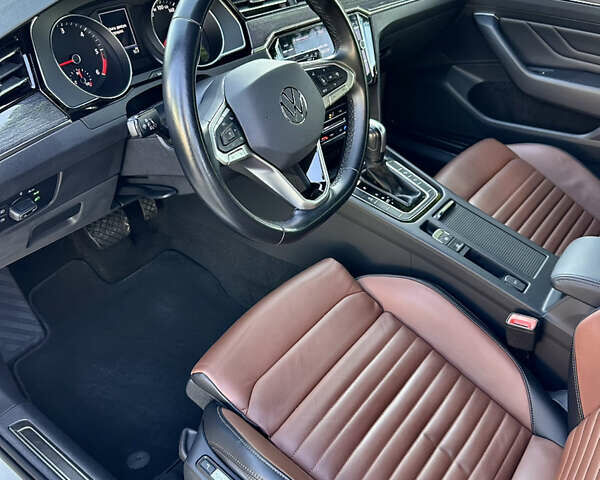 Фольксваген Пассат 2021 в Умани на Automoto.ua Белый Фольксваген Пассат, объемом двигателя 2 л и пробегом 155 тыс. км за 25000 $, фото 35 на Automoto.ua