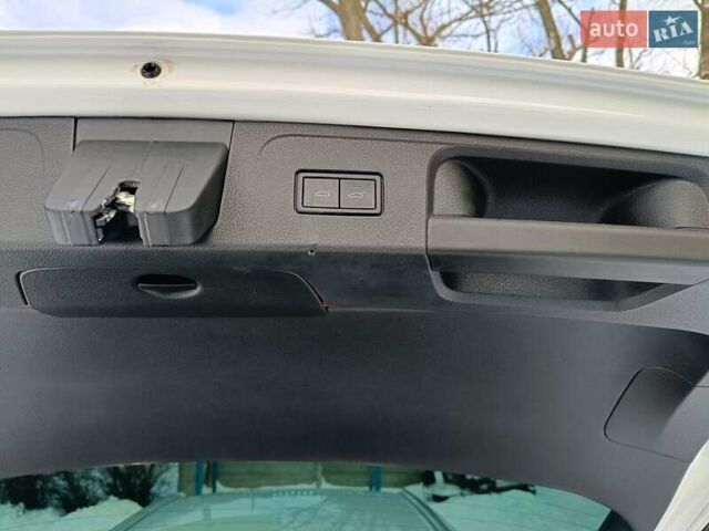 Білий Фольксваген Пассат, об'ємом двигуна 1.97 л та пробігом 230 тис. км за 22500 $, фото 45 на Automoto.ua