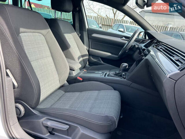 Фольксваген Пассат 2021 в Луцке на Automoto.ua Белый Фольксваген Пассат, объемом двигателя 1.97 л и пробегом 225 тыс. км за 25122 $, фото 28 на Automoto.ua