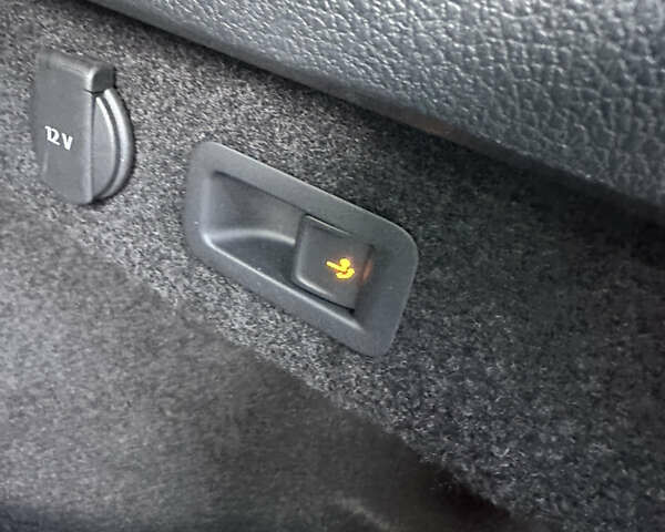 Фольксваген Пассат 2021 в Умани на Automoto.ua Белый Фольксваген Пассат, объемом двигателя 2 л и пробегом 155 тыс. км за 25000 $, фото 55 на Automoto.ua