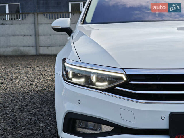 Белый Фольксваген Пассат, объемом двигателя 2 л и пробегом 202 тыс. км за 24999 $, фото 10 на Automoto.ua