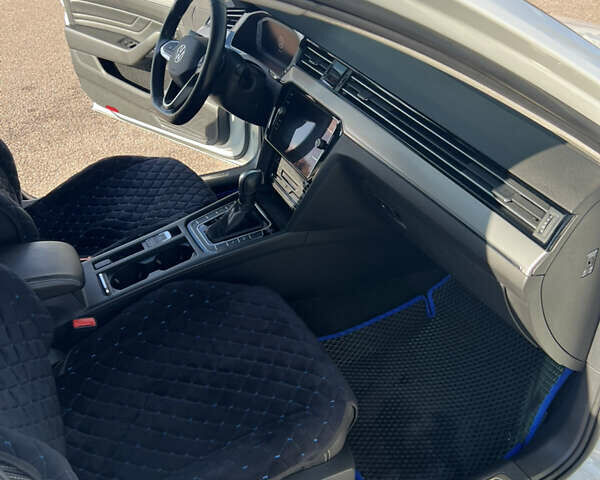 Білий Фольксваген Пассат, об'ємом двигуна 1.97 л та пробігом 226 тис. км за 23900 $, фото 17 на Automoto.ua