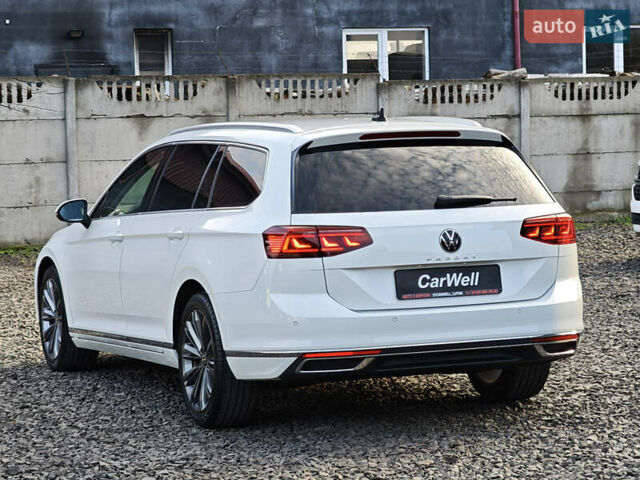 Белый Фольксваген Пассат, объемом двигателя 2 л и пробегом 202 тыс. км за 24999 $, фото 4 на Automoto.ua