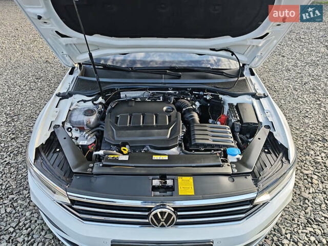 Белый Фольксваген Пассат, объемом двигателя 2 л и пробегом 202 тыс. км за 24999 $, фото 71 на Automoto.ua