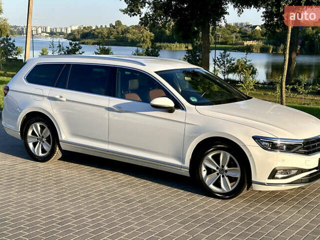 Фольксваген Пассат 2021 в Умани на Automoto.ua Белый Фольксваген Пассат, объемом двигателя 2 л и пробегом 155 тыс. км за 25000 $, фото 23 на Automoto.ua