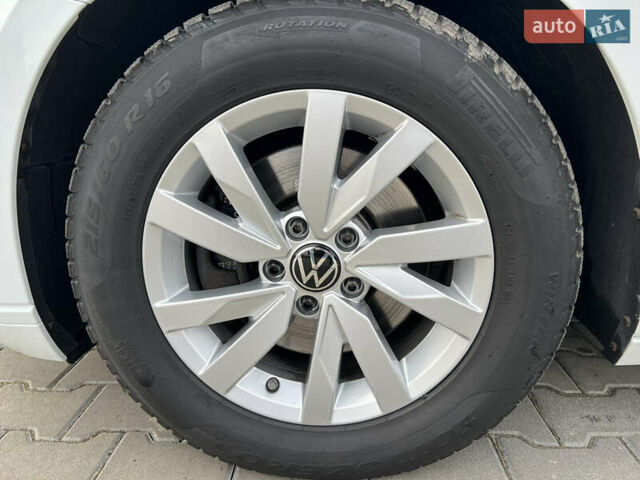 Білий Фольксваген Пассат, об'ємом двигуна 2 л та пробігом 186 тис. км за 21500 $, фото 19 на Automoto.ua