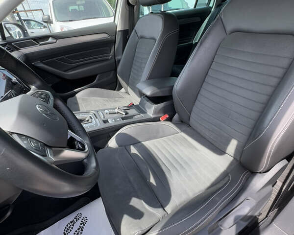 Белый Фольксваген Пассат, объемом двигателя 2 л и пробегом 194 тыс. км за 25900 $, фото 25 на Automoto.ua