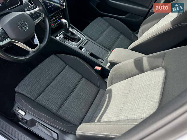 Фольксваген Пассат 2021 в Луцке на Automoto.ua Белый Фольксваген Пассат, объемом двигателя 1.97 л и пробегом 225 тыс. км за 25122 $, фото 16 на Automoto.ua