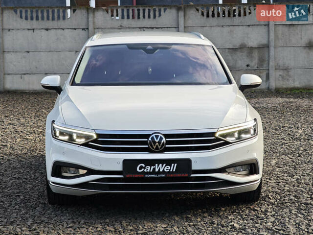 Белый Фольксваген Пассат, объемом двигателя 2 л и пробегом 202 тыс. км за 24999 $, фото 2 на Automoto.ua