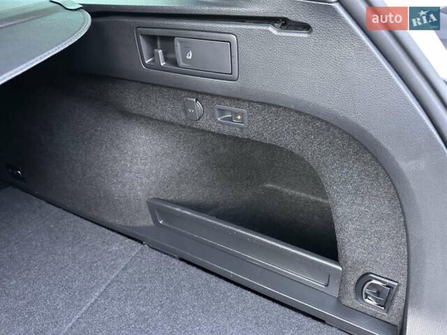 Фольксваген Пассат 2021 в Умани на Automoto.ua Белый Фольксваген Пассат, объемом двигателя 2 л и пробегом 155 тыс. км за 25000 $, фото 56 на Automoto.ua