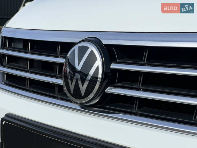 Фольксваген Пассат 2021 в Луцке на Automoto.ua Белый Фольксваген Пассат, объемом двигателя 1.97 л и пробегом 225 тыс. км за 25122 $, фото 7 на Automoto.ua