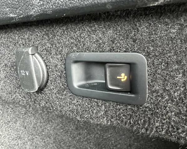 Білий Фольксваген Пассат, об'ємом двигуна 2 л та пробігом 186 тис. км за 21500 $, фото 37 на Automoto.ua