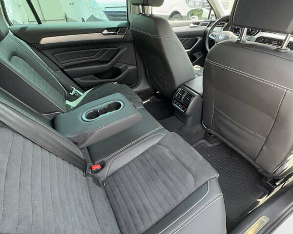 Белый Фольксваген Пассат, объемом двигателя 2 л и пробегом 194 тыс. км за 25900 $, фото 36 на Automoto.ua