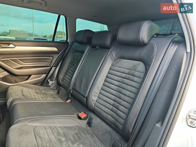 Белый Фольксваген Пассат, объемом двигателя 2 л и пробегом 202 тыс. км за 24999 $, фото 61 на Automoto.ua