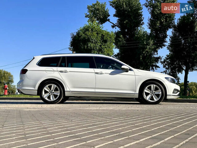 Фольксваген Пассат 2021 в Умани на Automoto.ua Белый Фольксваген Пассат, объемом двигателя 2 л и пробегом 155 тыс. км за 25000 $, фото 17 на Automoto.ua