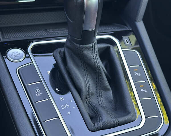 Фольксваген Пассат 2021 в Умани на Automoto.ua Белый Фольксваген Пассат, объемом двигателя 2 л и пробегом 155 тыс. км за 25000 $, фото 45 на Automoto.ua