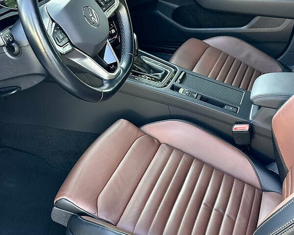 Фольксваген Пассат 2021 в Умани на Automoto.ua Белый Фольксваген Пассат, объемом двигателя 2 л и пробегом 155 тыс. км за 25000 $, фото 32 на Automoto.ua