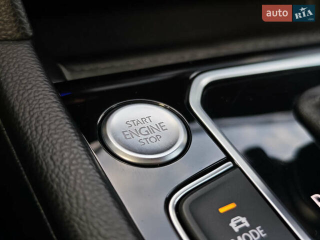 Белый Фольксваген Пассат, объемом двигателя 2 л и пробегом 202 тыс. км за 24999 $, фото 56 на Automoto.ua