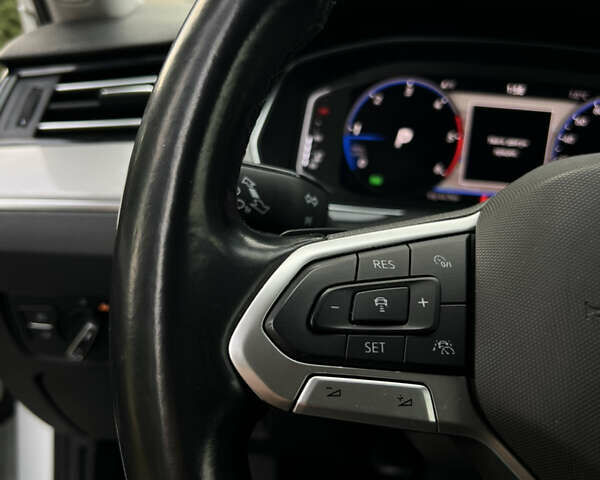 Білий Фольксваген Пассат, об'ємом двигуна 2 л та пробігом 186 тис. км за 21500 $, фото 50 на Automoto.ua
