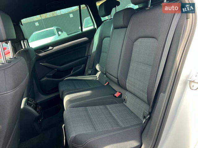 Фольксваген Пассат 2021 в Луцке на Automoto.ua Белый Фольксваген Пассат, объемом двигателя 1.97 л и пробегом 225 тыс. км за 25122 $, фото 20 на Automoto.ua