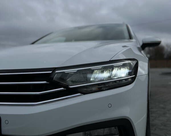 Білий Фольксваген Пассат, об'ємом двигуна 2 л та пробігом 186 тис. км за 21500 $, фото 8 на Automoto.ua