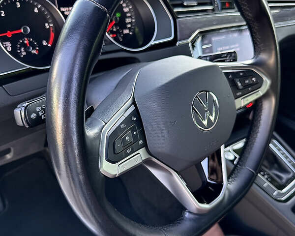 Фольксваген Пассат 2021 в Умани на Automoto.ua Белый Фольксваген Пассат, объемом двигателя 2 л и пробегом 155 тыс. км за 25000 $, фото 36 на Automoto.ua