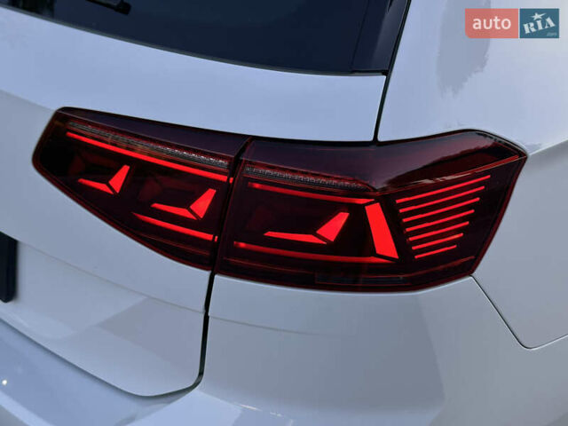 Фольксваген Пассат 2021 в Умани на Automoto.ua Белый Фольксваген Пассат, объемом двигателя 2 л и пробегом 155 тыс. км за 25000 $, фото 29 на Automoto.ua