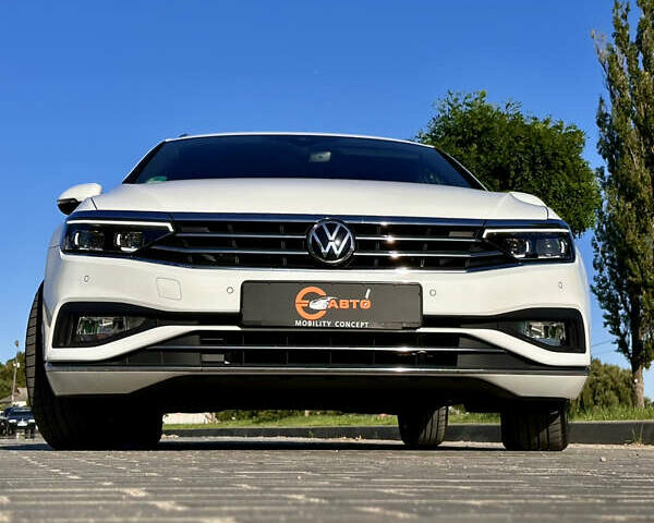Фольксваген Пассат 2021 в Умани на Automoto.ua Белый Фольксваген Пассат, объемом двигателя 2 л и пробегом 155 тыс. км за 25000 $, фото 12 на Automoto.ua