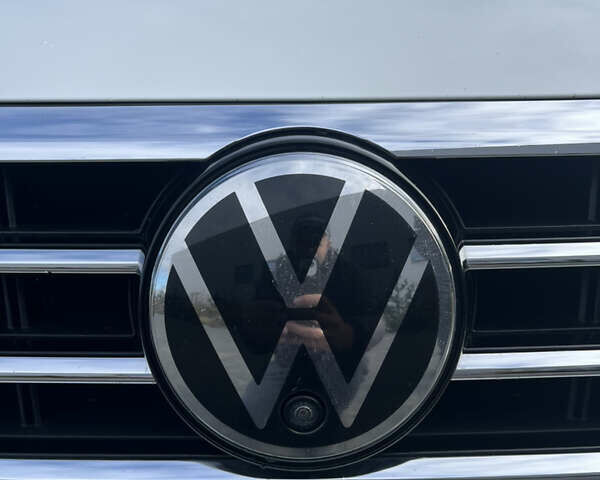 Белый Фольксваген Пассат, объемом двигателя 1.97 л и пробегом 168 тыс. км за 27349 $, фото 17 на Automoto.ua