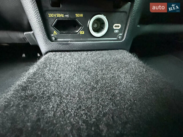 Белый Фольксваген Пассат, объемом двигателя 2 л и пробегом 205 тыс. км за 27500 $, фото 156 на Automoto.ua