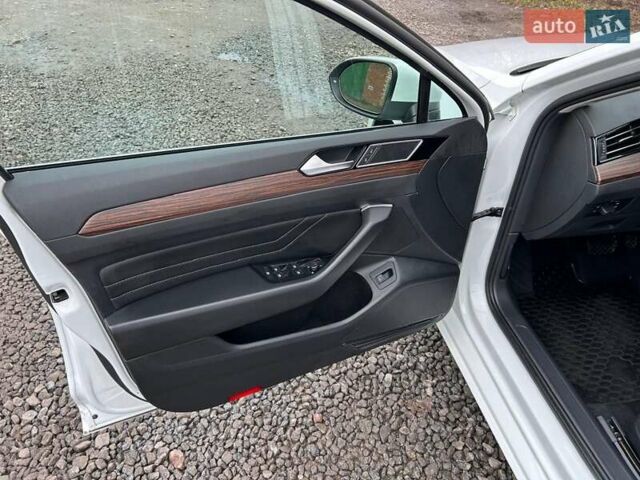 Белый Фольксваген Пассат, объемом двигателя 1.97 л и пробегом 215 тыс. км за 24500 $, фото 21 на Automoto.ua