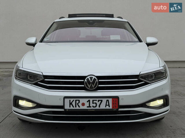 Білий Фольксваген Пассат, об'ємом двигуна 2 л та пробігом 156 тис. км за 26999 $, фото 1 на Automoto.ua