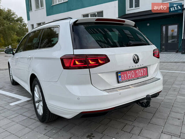 Белый Фольксваген Пассат, объемом двигателя 2 л и пробегом 205 тыс. км за 27500 $, фото 171 на Automoto.ua