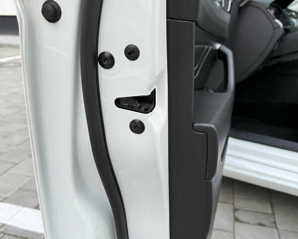 Белый Фольксваген Пассат, объемом двигателя 2 л и пробегом 205 тыс. км за 27500 $, фото 74 на Automoto.ua