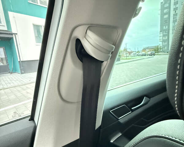 Белый Фольксваген Пассат, объемом двигателя 2 л и пробегом 205 тыс. км за 27500 $, фото 142 на Automoto.ua