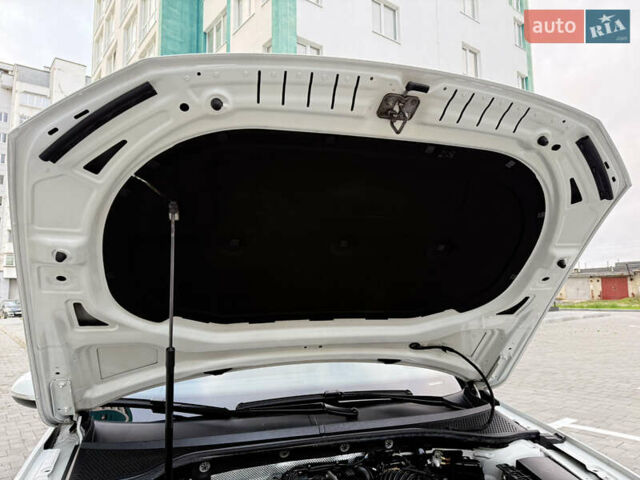 Белый Фольксваген Пассат, объемом двигателя 2 л и пробегом 205 тыс. км за 27500 $, фото 61 на Automoto.ua