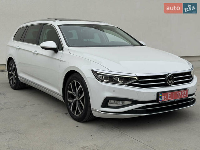 Белый Фольксваген Пассат, объемом двигателя 2 л и пробегом 196 тыс. км за 24999 $, фото 1 на Automoto.ua