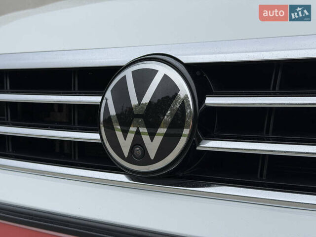 Белый Фольксваген Пассат, объемом двигателя 2 л и пробегом 196 тыс. км за 24999 $, фото 15 на Automoto.ua
