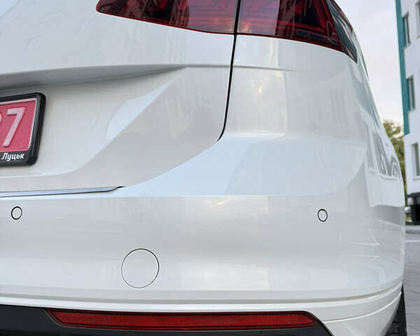 Белый Фольксваген Пассат, объемом двигателя 2 л и пробегом 205 тыс. км за 27500 $, фото 34 на Automoto.ua