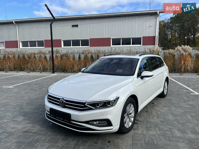 Белый Фольксваген Пассат, объемом двигателя 1.97 л и пробегом 168 тыс. км за 27349 $, фото 20 на Automoto.ua