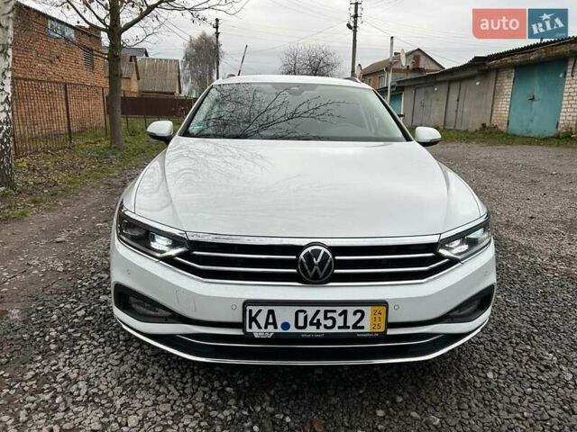 Белый Фольксваген Пассат, объемом двигателя 1.97 л и пробегом 215 тыс. км за 24500 $, фото 11 на Automoto.ua