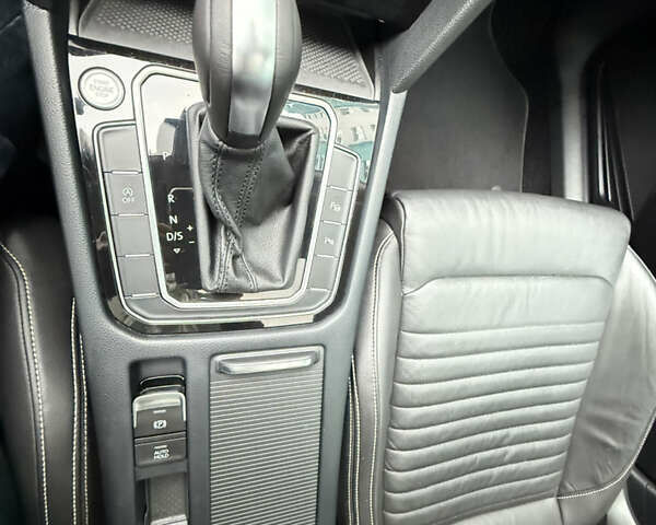 Белый Фольксваген Пассат, объемом двигателя 2 л и пробегом 205 тыс. км за 27500 $, фото 86 на Automoto.ua