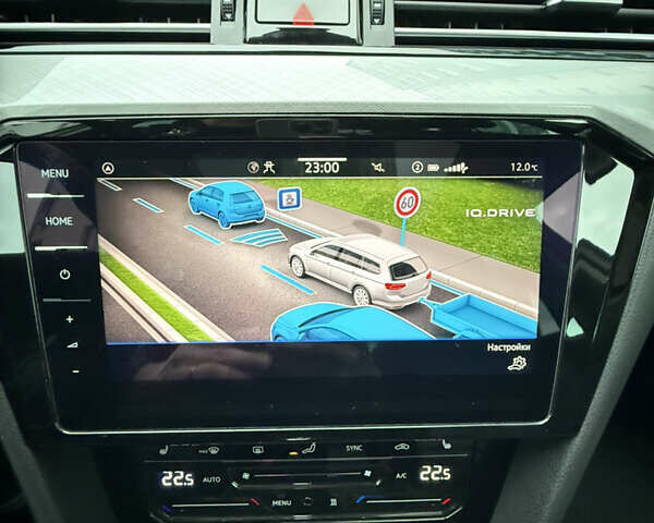 Белый Фольксваген Пассат, объемом двигателя 2 л и пробегом 205 тыс. км за 27500 $, фото 126 на Automoto.ua