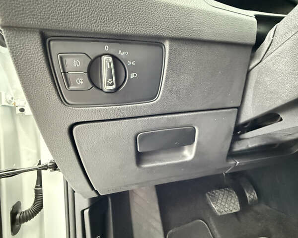 Белый Фольксваген Пассат, объемом двигателя 2 л и пробегом 205 тыс. км за 27500 $, фото 80 на Automoto.ua