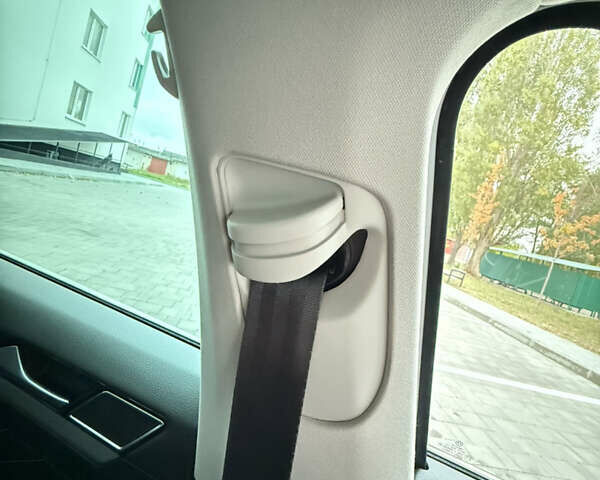 Белый Фольксваген Пассат, объемом двигателя 2 л и пробегом 205 тыс. км за 27500 $, фото 141 на Automoto.ua