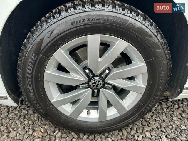 Белый Фольксваген Пассат, объемом двигателя 1.97 л и пробегом 215 тыс. км за 24500 $, фото 20 на Automoto.ua