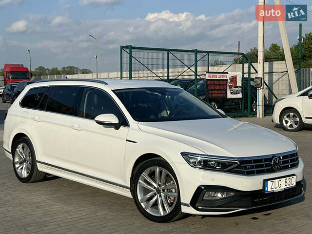Белый Фольксваген Пассат, объемом двигателя 1.97 л и пробегом 205 тыс. км за 25151 $, фото 1 на Automoto.ua